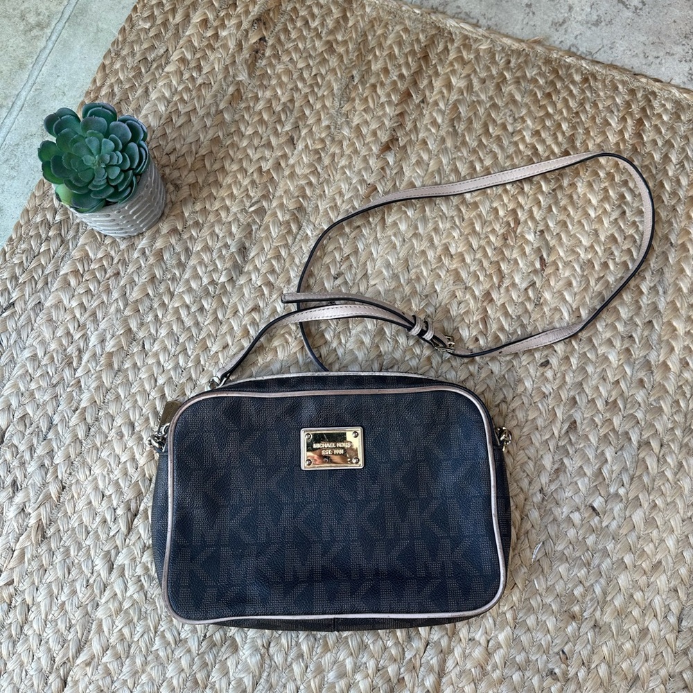 MICHAEL KORS MONOGRAM CROSSBODY